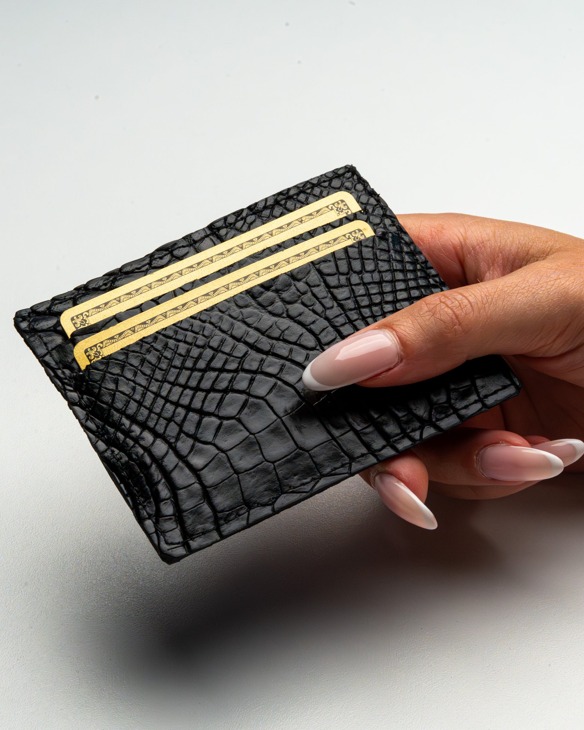Porta tessere in pelle di alligatore Nero – accessorio elegante e compatto per tessere e banconote
