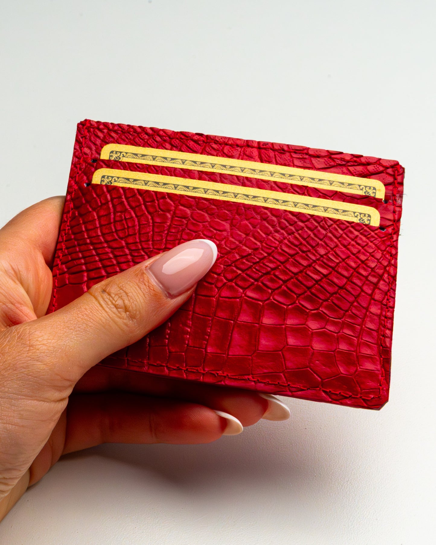 Porta tessere in pelle di alligatore Rosso – elegante e pratico, organizza tessere e banconote con stile