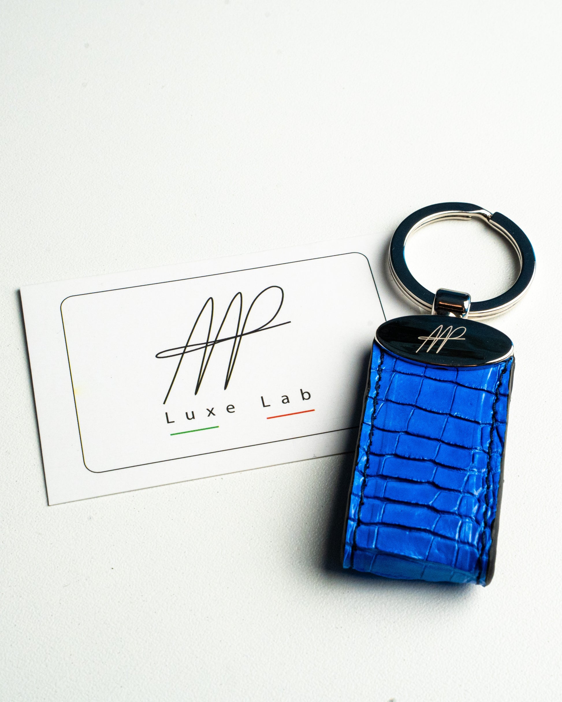 Portachiavi in pelle di alligatore blu, stile classico