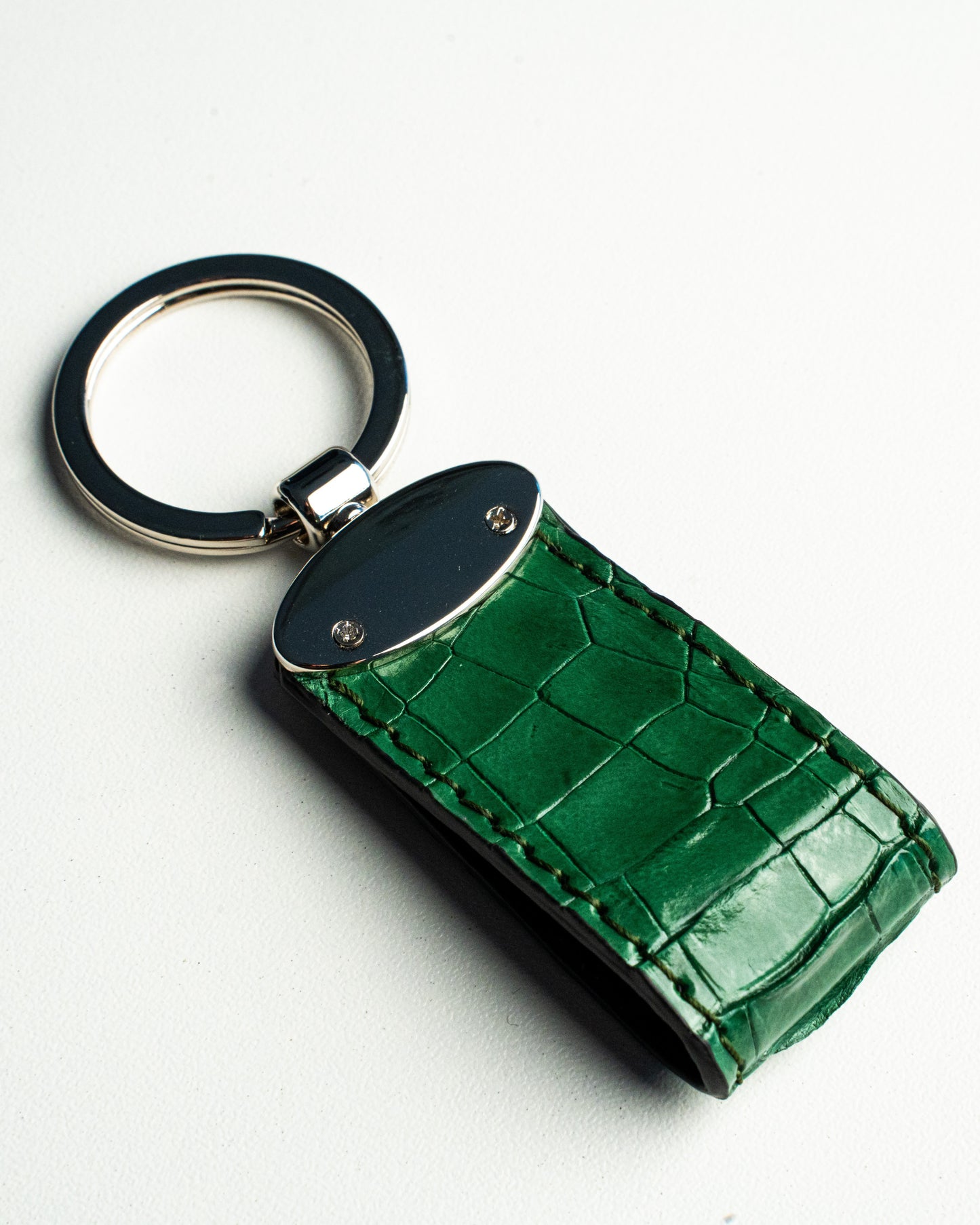 Portachiavi in pelle di alligatore verde, stile classico