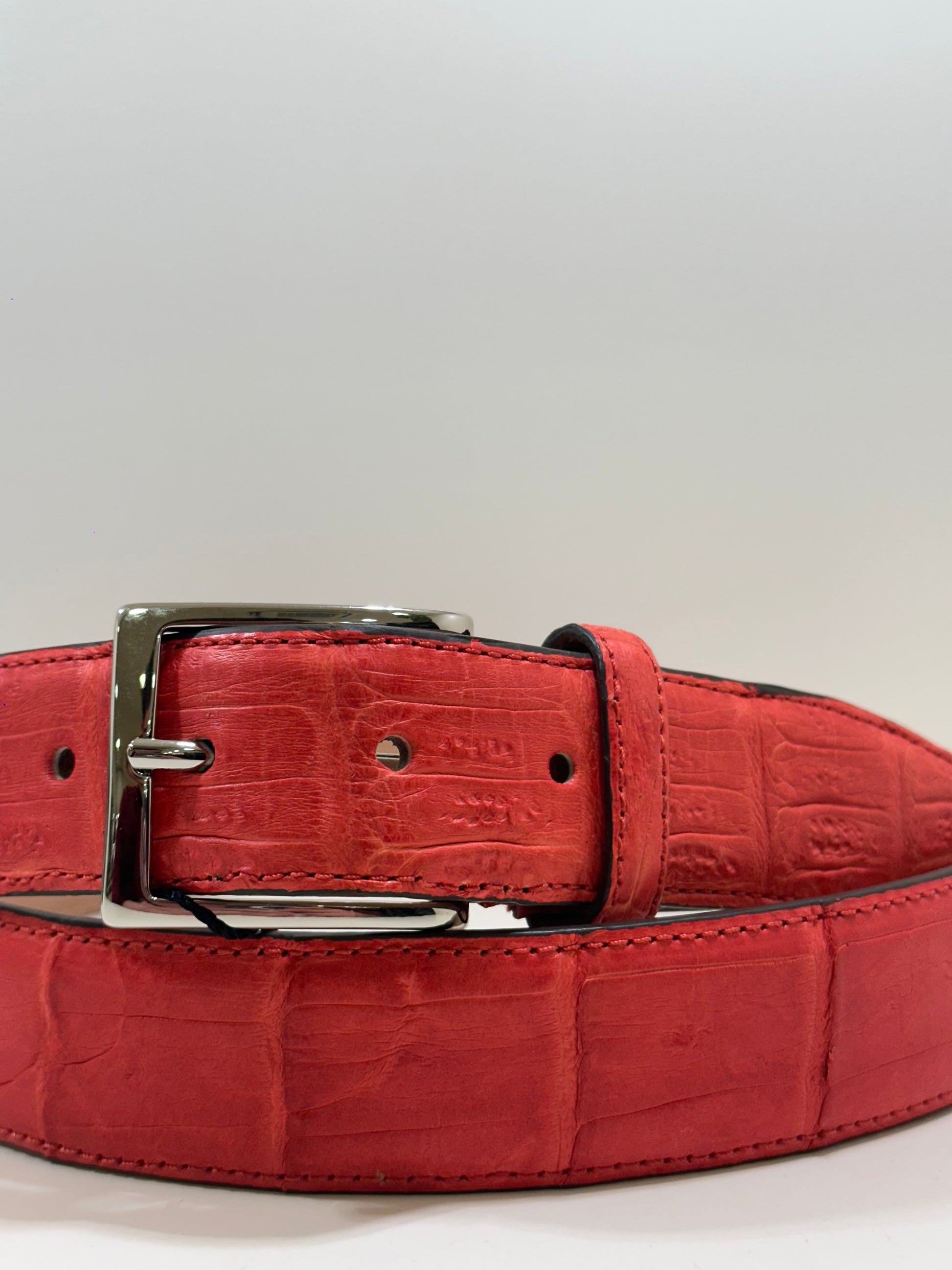 Cintura Grand Alligator Rossa in pelle di alligatore – eleganza e artigianalità Made in Italy