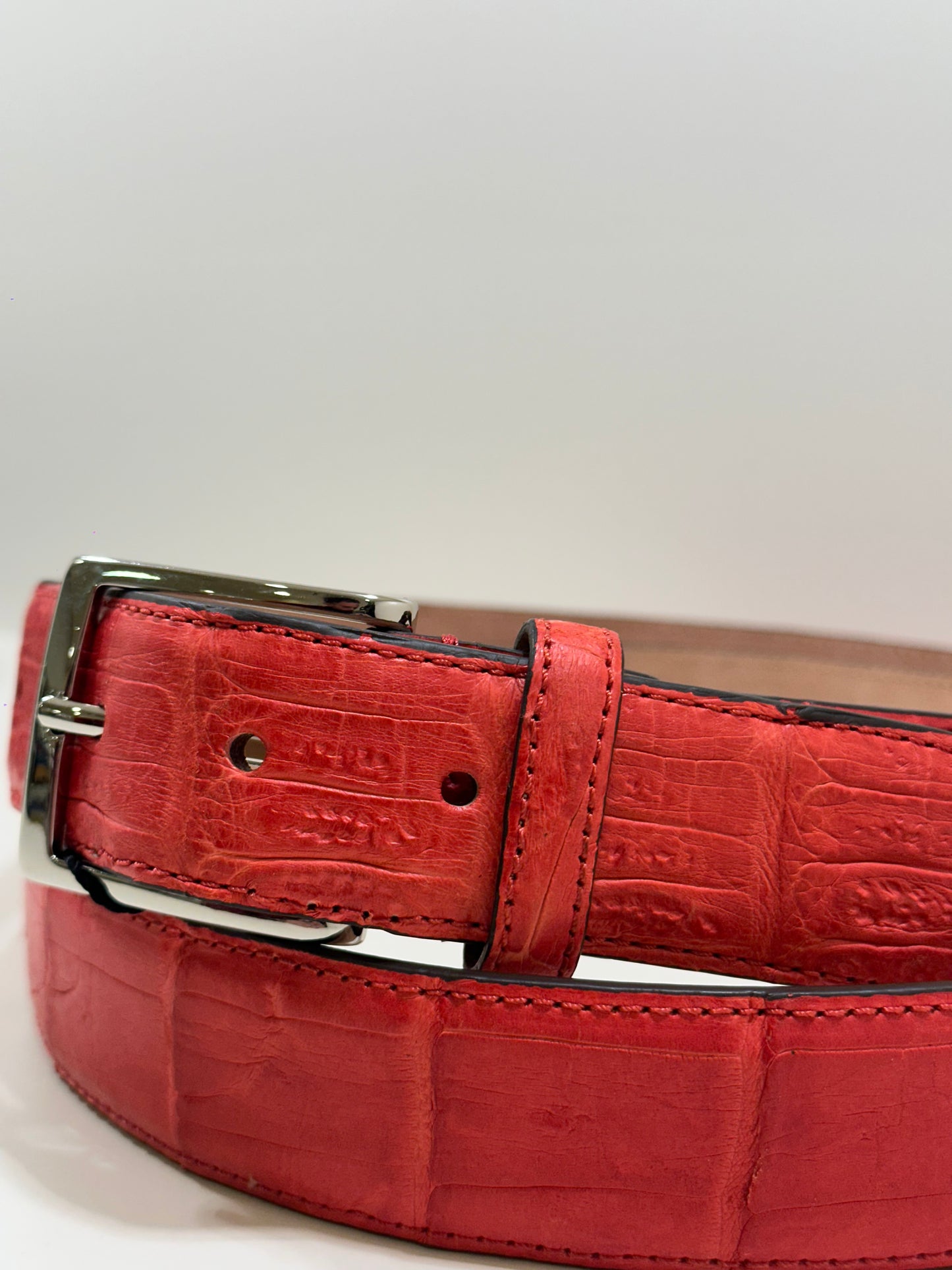 Cintura Grand Alligator Rossa in pelle di alligatore – eleganza e artigianalità Made in Italy