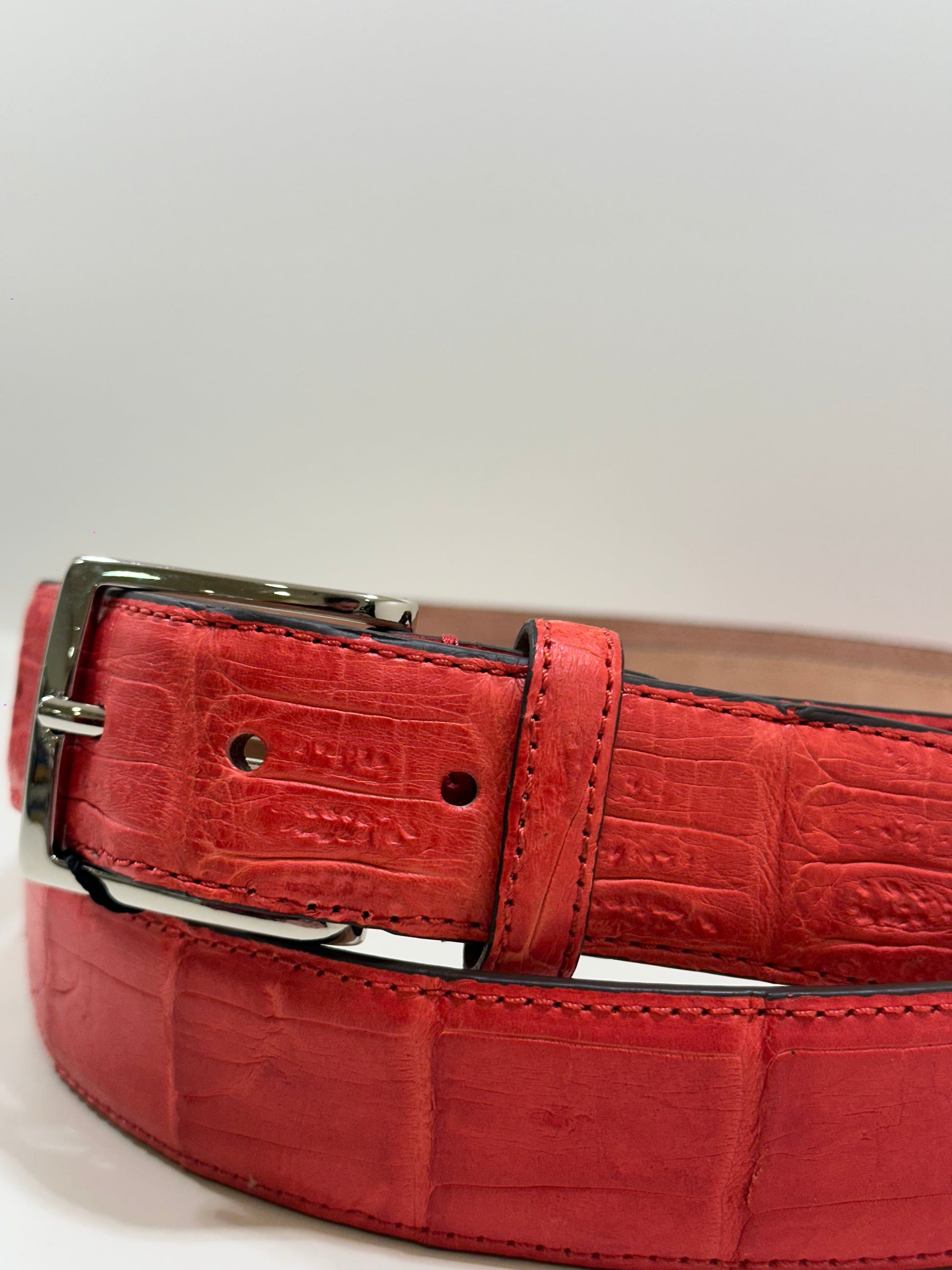 Cintura Grand Alligator Rossa in pelle di alligatore – eleganza e artigianalità Made in Italy